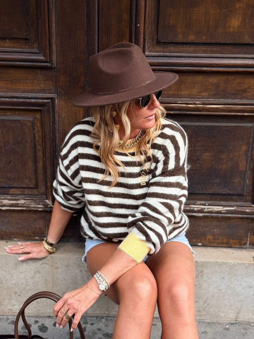 Pull rayure choco brodé jaune 5603
