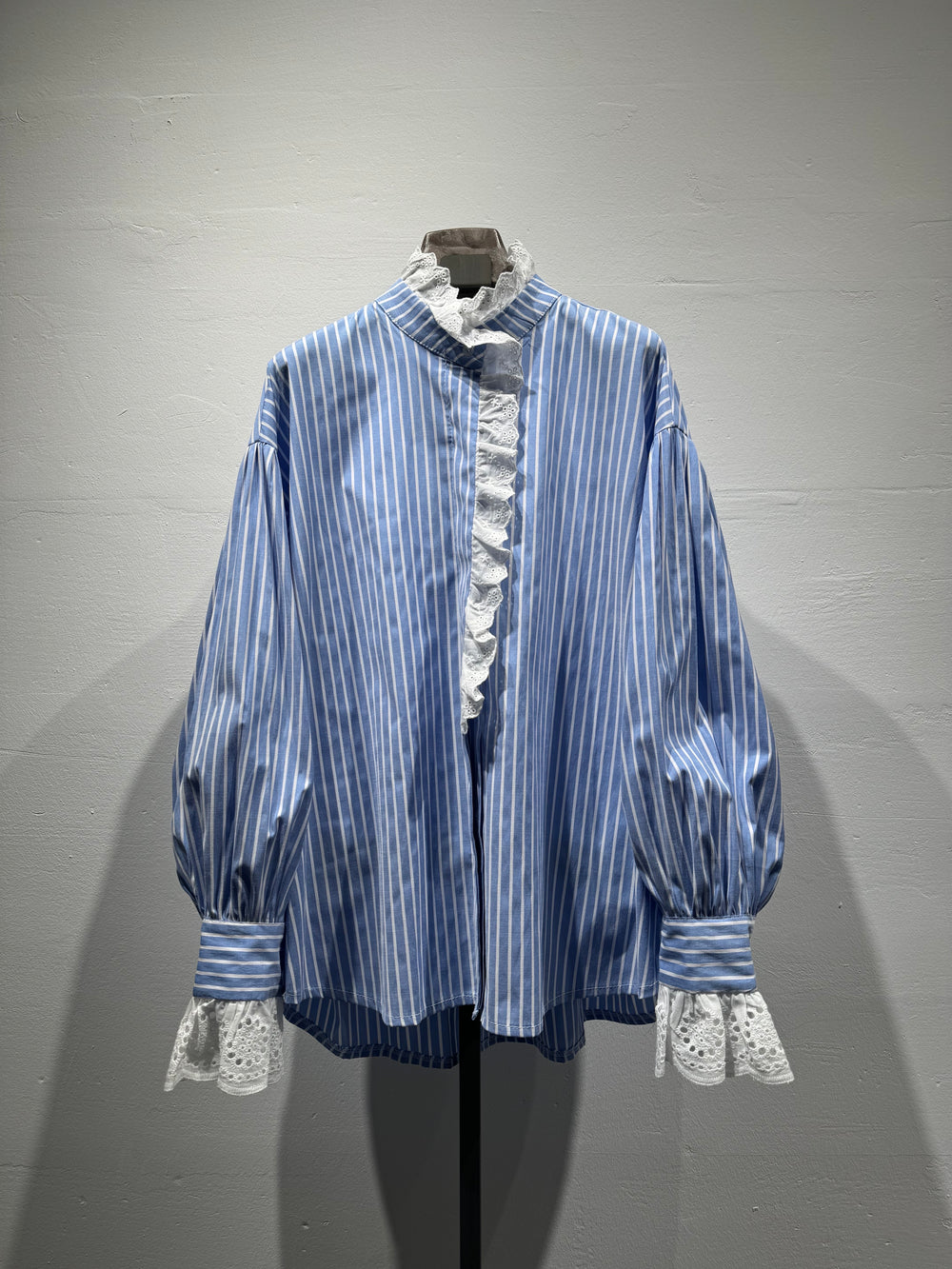 Chemise rayure à volant dentelle/33800