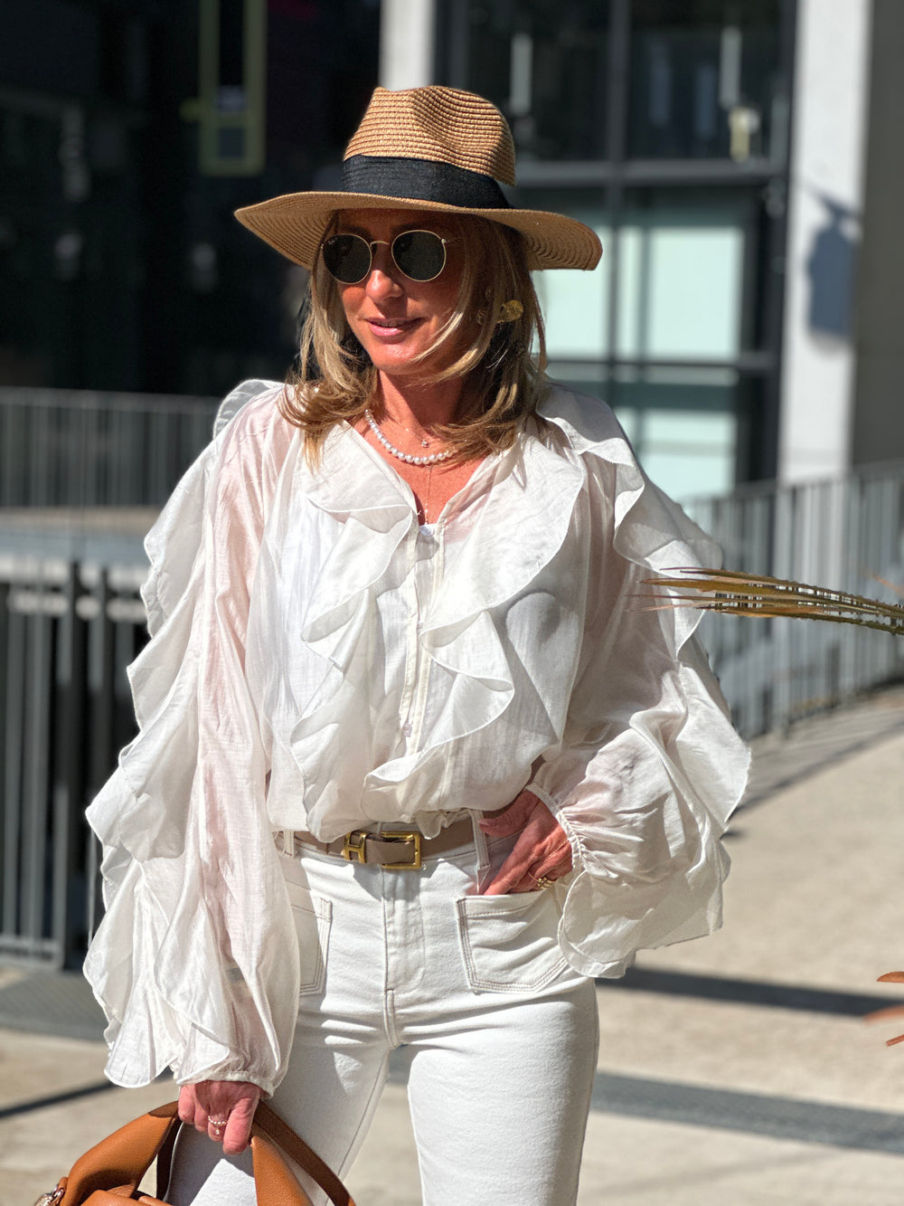 Blouse bouffante volant écru flamenco