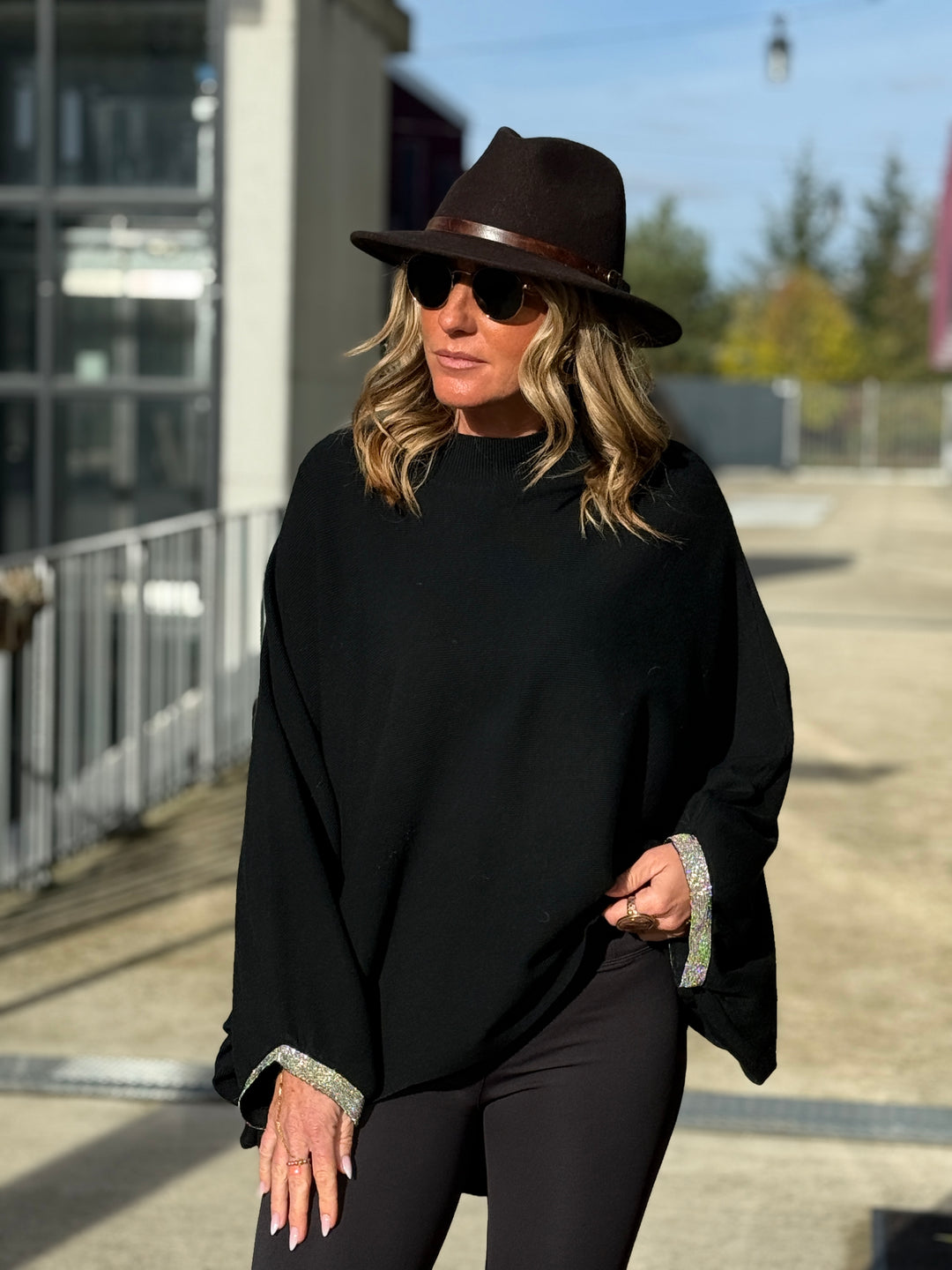 Pull poncho long manches strass 3831