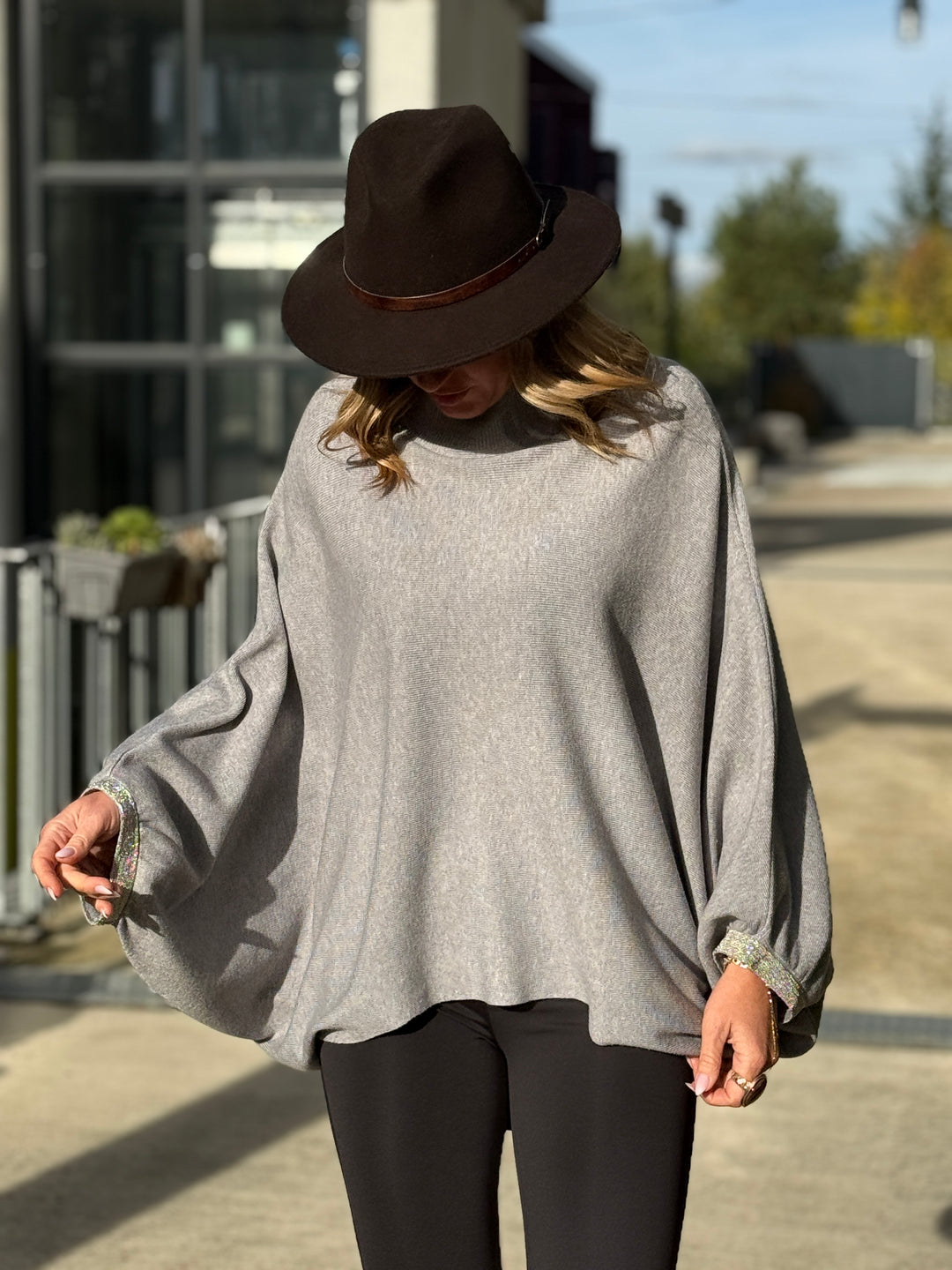 Pull poncho long manches strass 3831