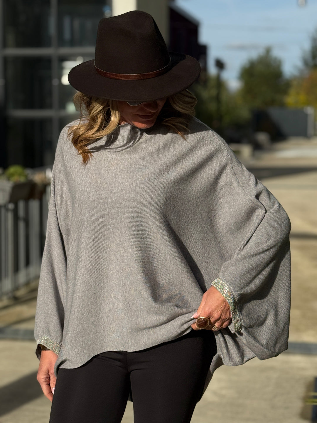 Pull poncho long manches strass 3831