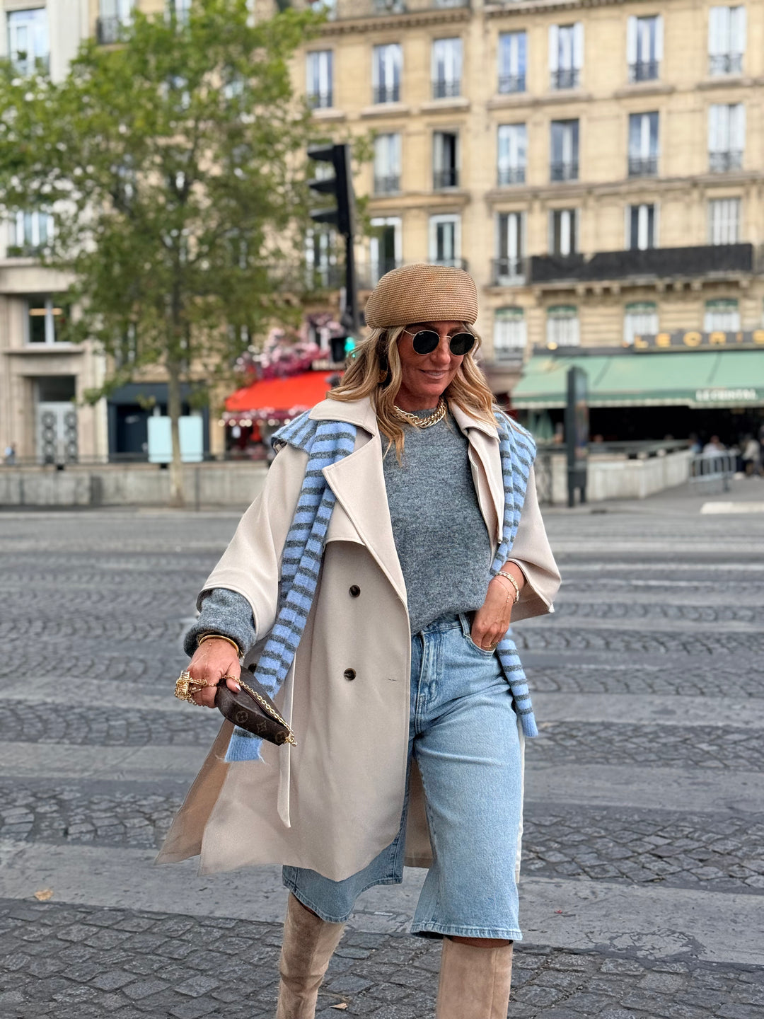 Pull gris avec écharpe rayure bleu 5598