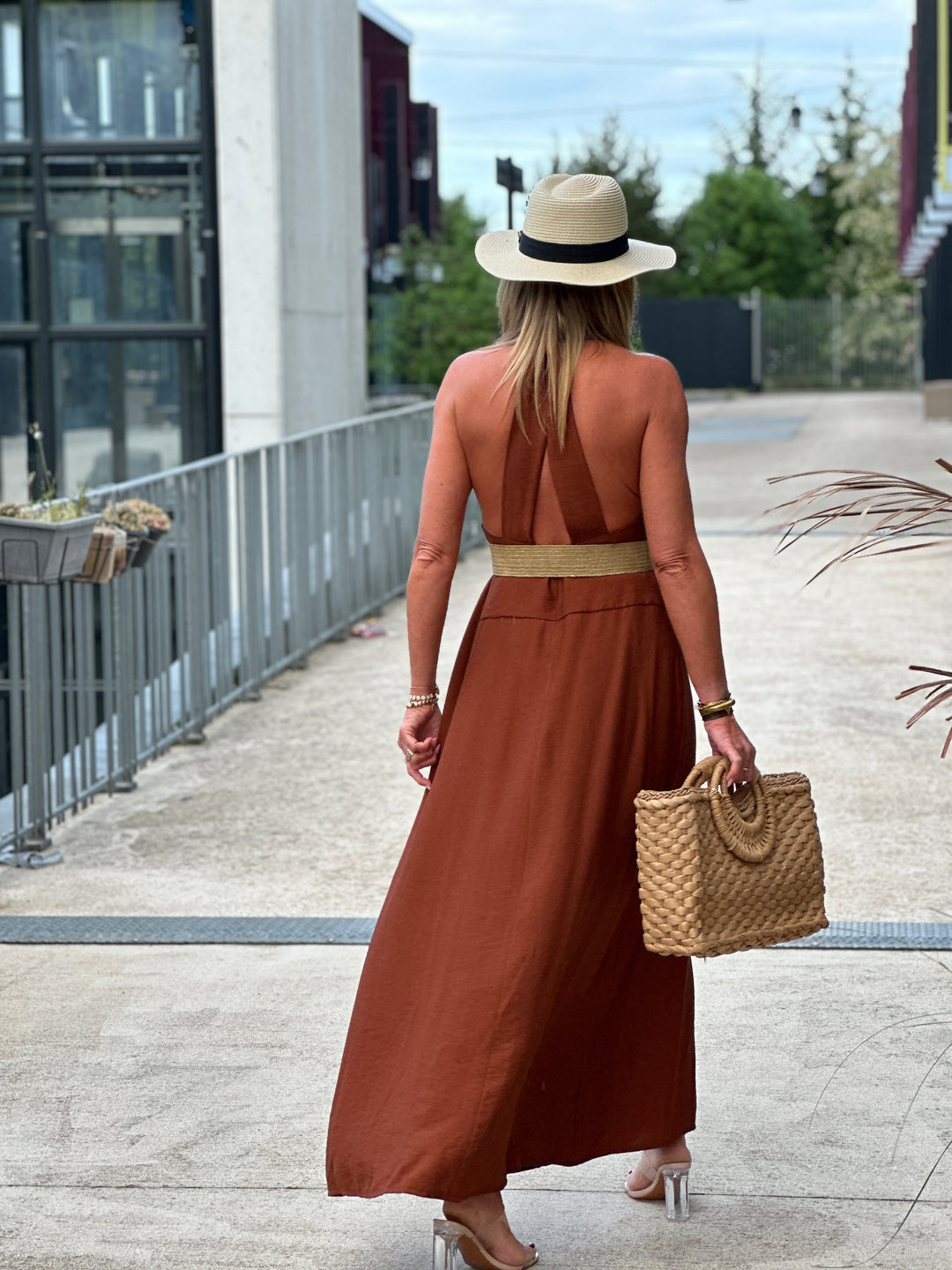 Robe longue dos croisé châtaigne