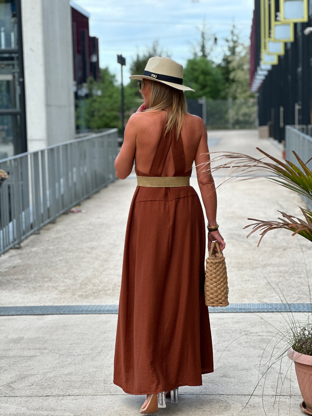 Robe longue dos croisé châtaigne