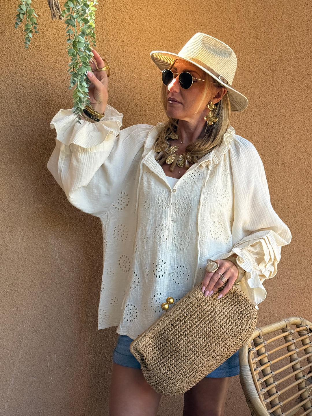 Blouse écru avec volants 15079 (PRECOMMANDE)