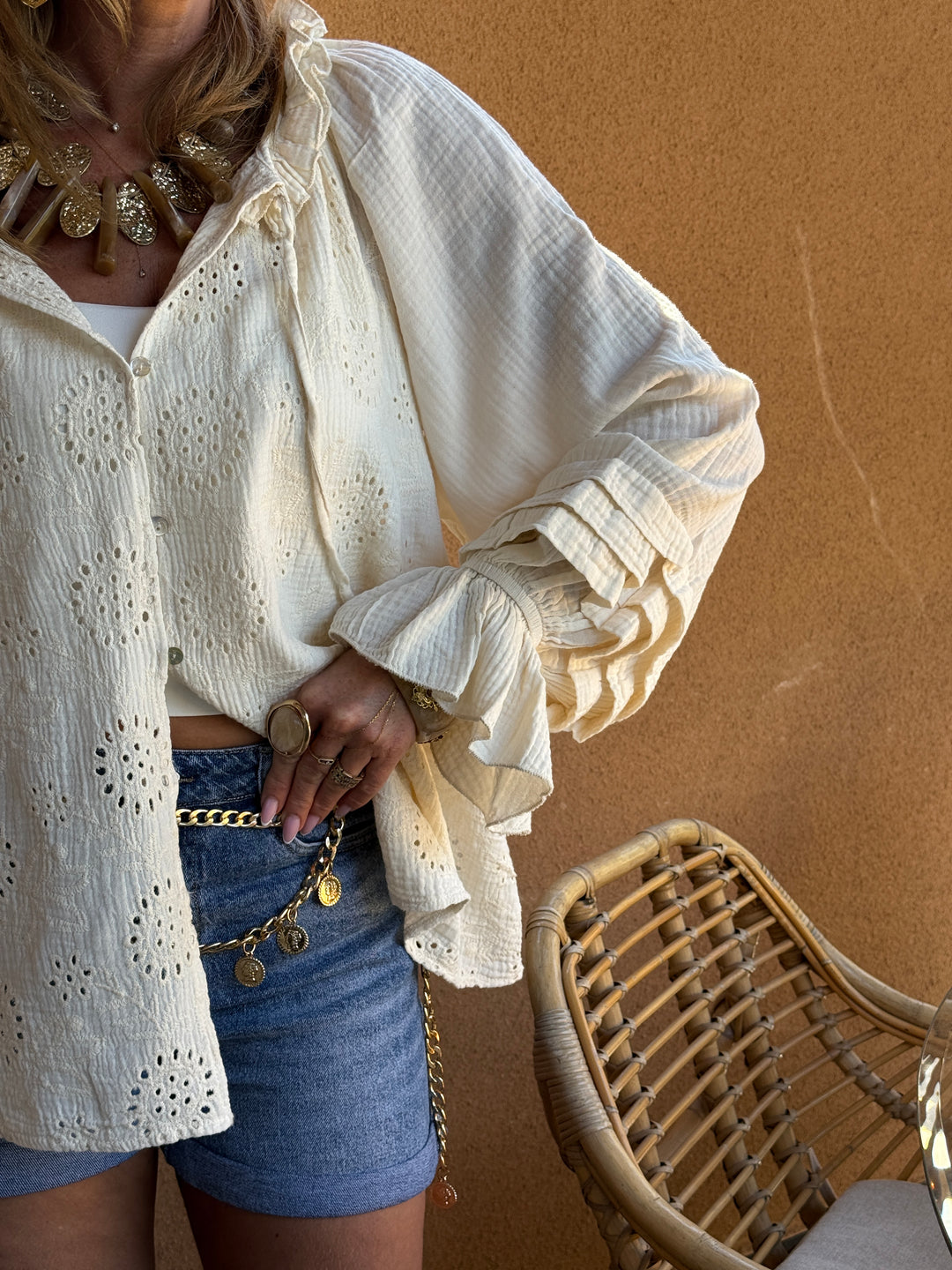 Blouse écru avec volants 15079 (PRECOMMANDE)