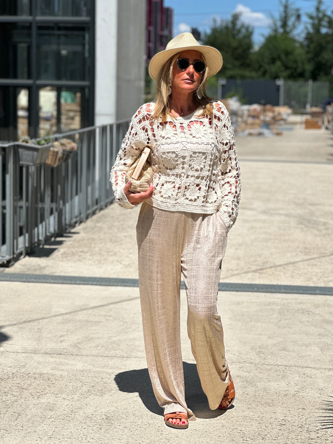 Pull crochet écru fleur 113