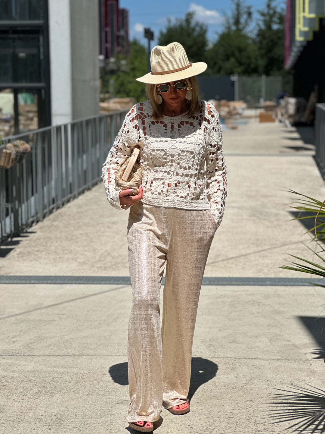 Pull crochet écru fleur 113