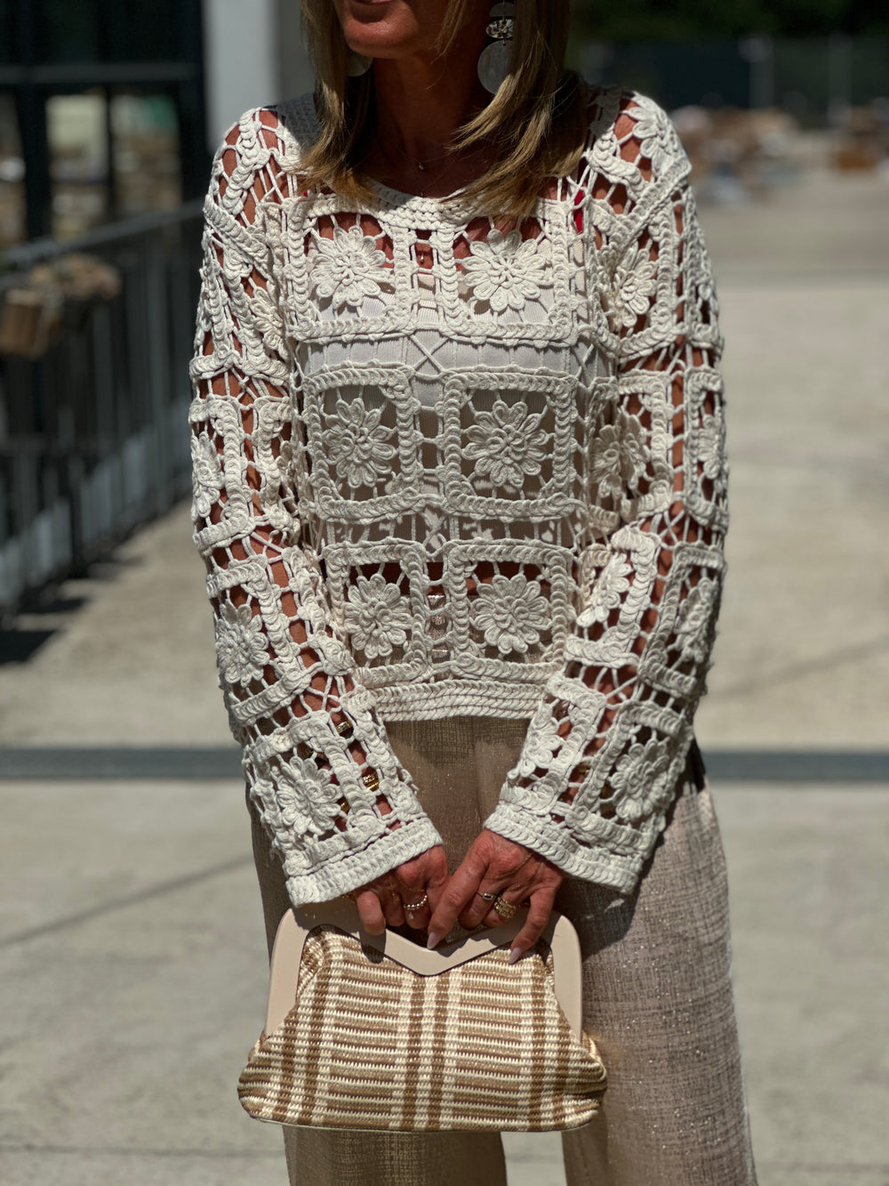 Pull crochet écru fleur 113