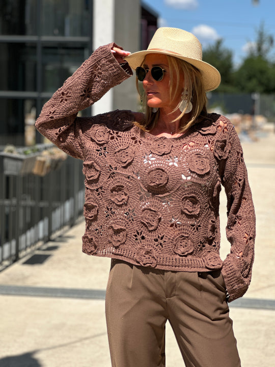 Pull crochet fleur relief choco 112