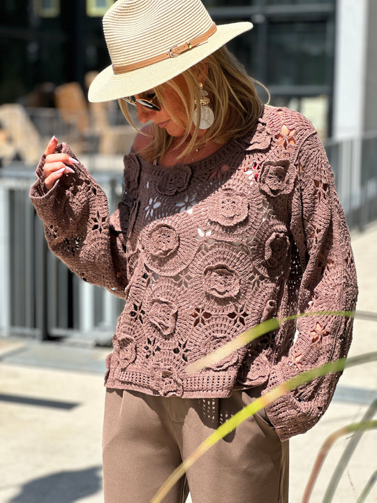Pull crochet fleur relief choco 112