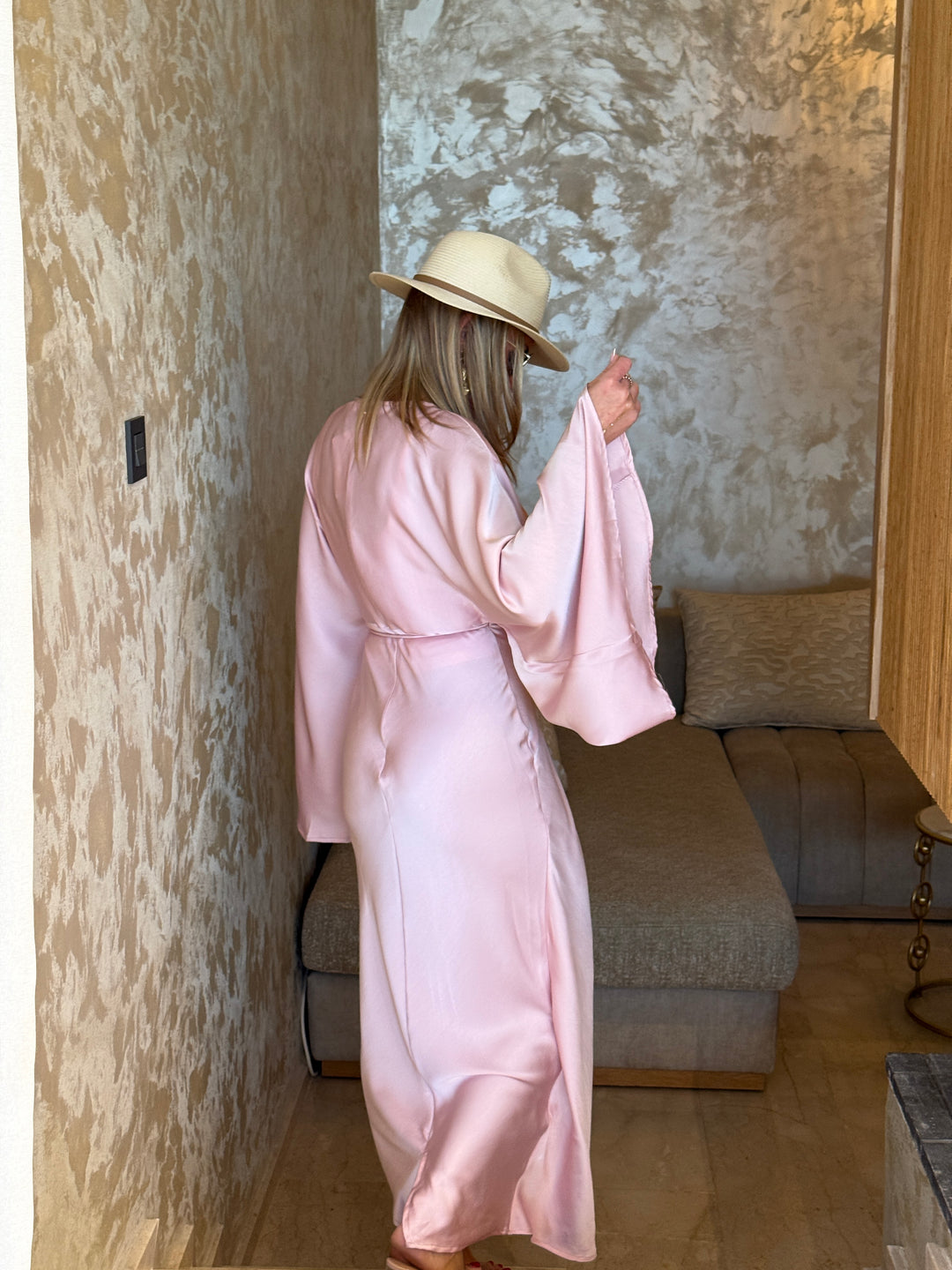 Robe long drape satin volant Rose