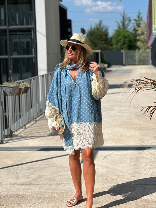 Robe jean bleue foncé avec broderie  R5910