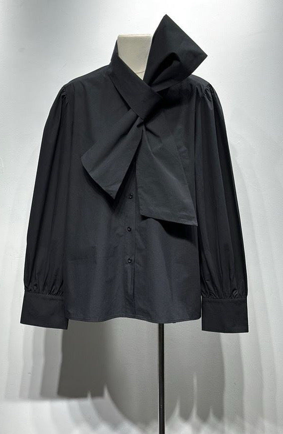 Chemise noir nouée au col / H7550