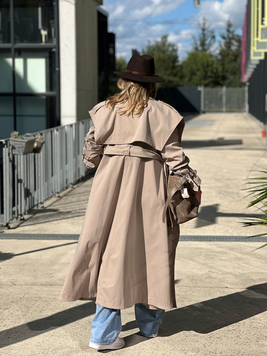 Trench long taupe avec cape 3159