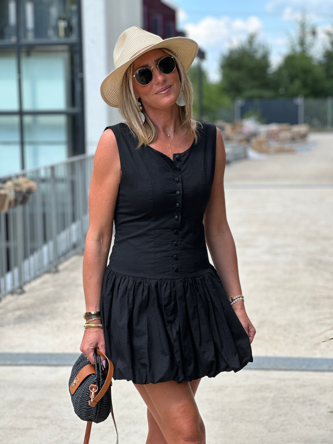 Robe noir volant 7869