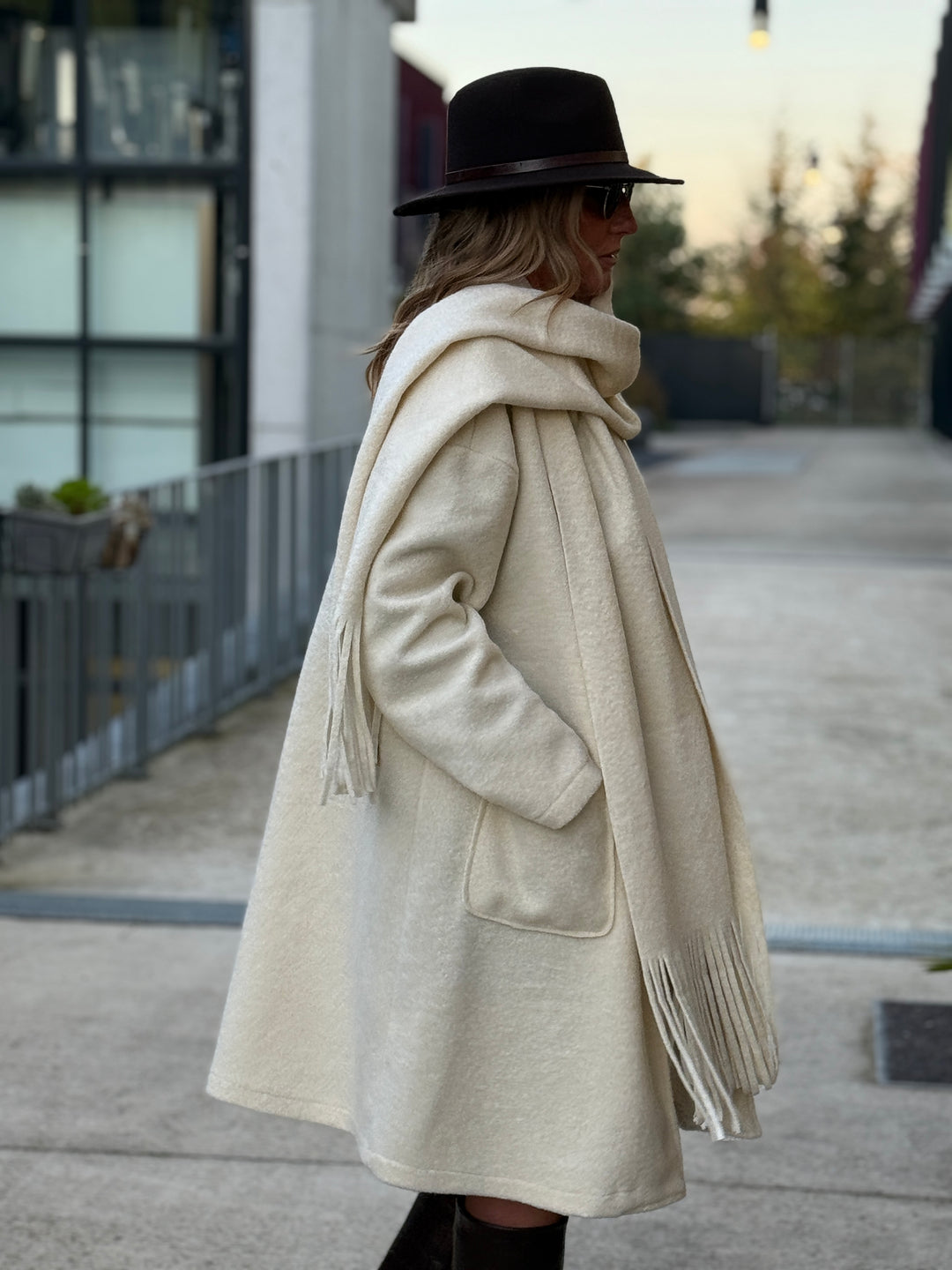 Manteau écharpe frange 5533