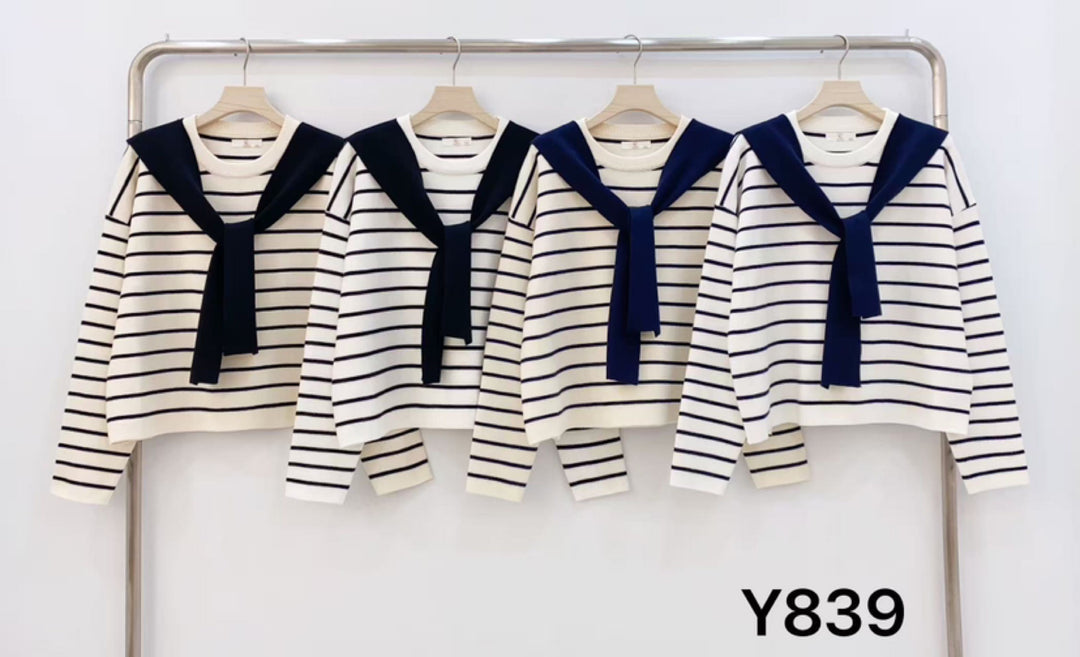 Pull marinière capuche 839