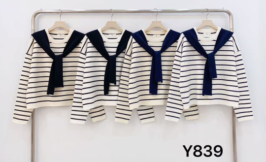 Pull marinière capuche 839