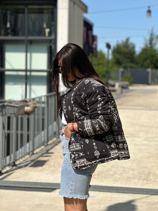 Veste matelassée noir motifs écru 3138
