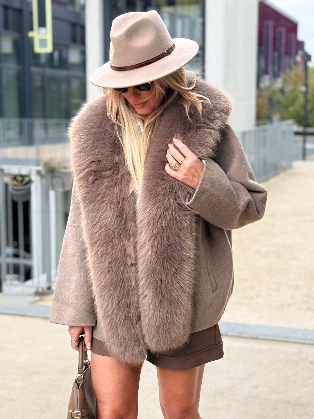 Manteau laine bandes fourrures Taupe