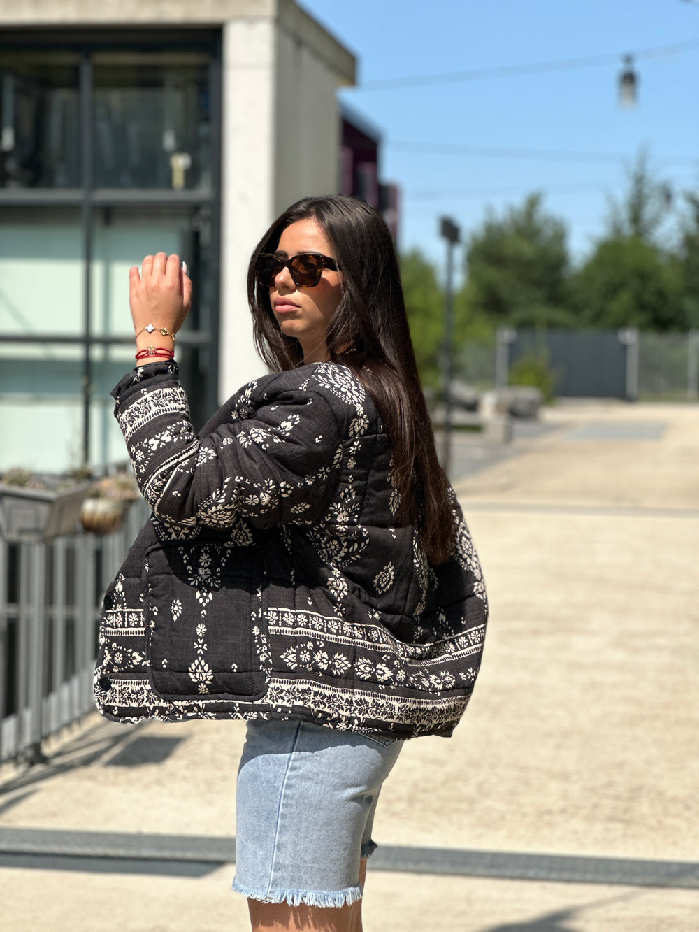 Veste matelassée noir motifs écru 3138