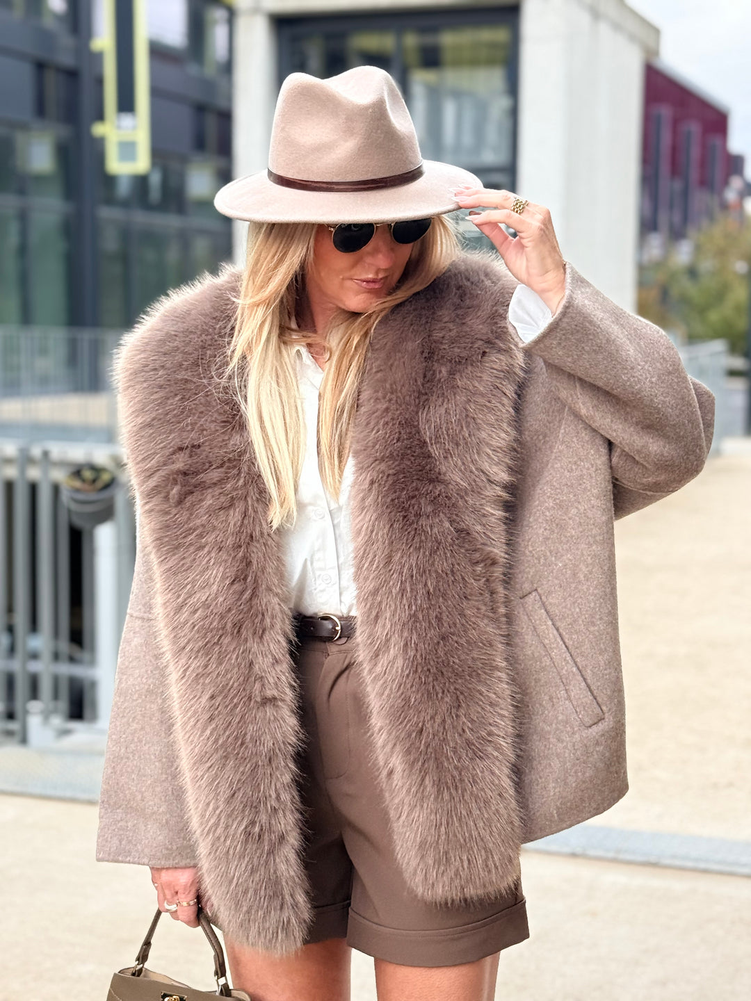 Manteau laine bandes fourrures Taupe