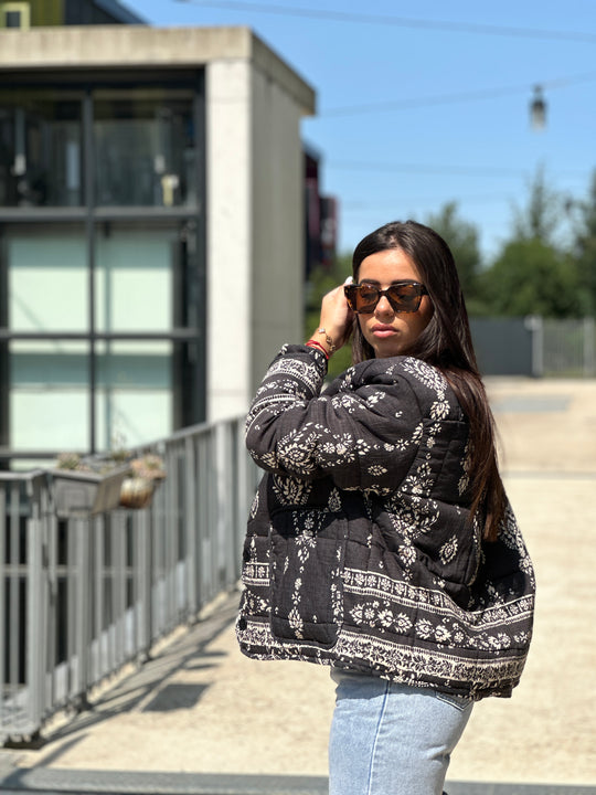 Veste matelassée noir motifs écru 3138