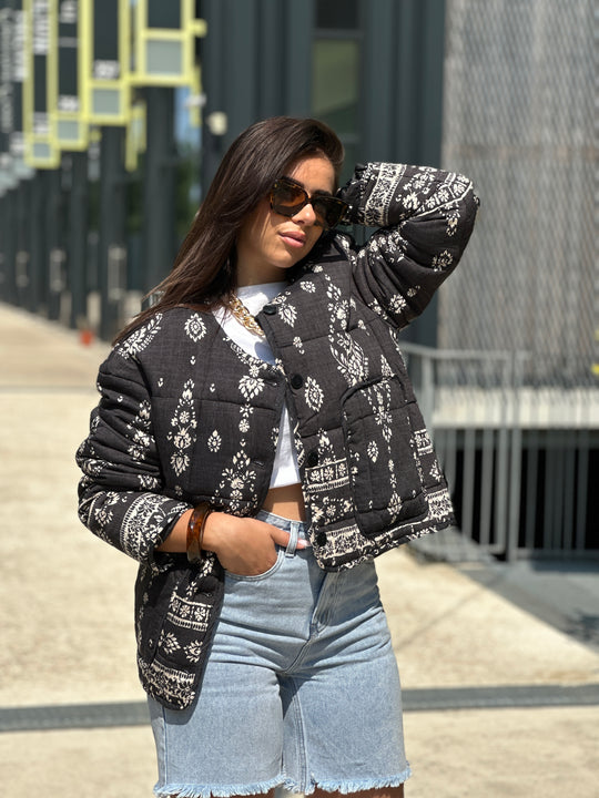 Veste matelassée noir motifs écru 3138