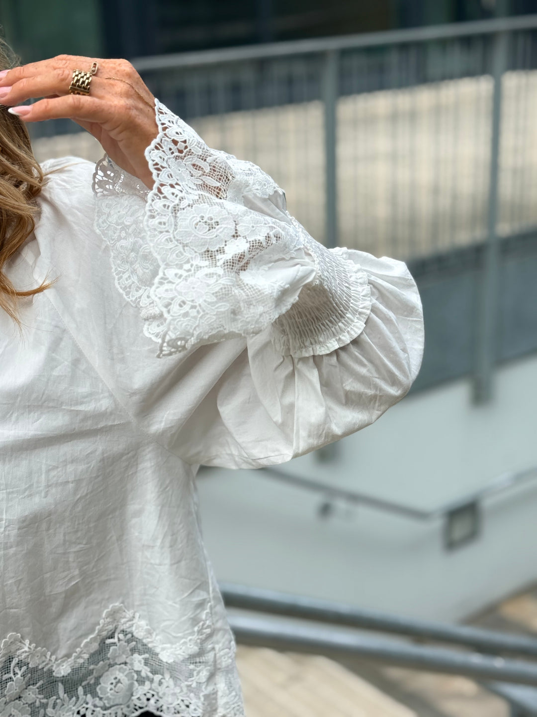Blouse volant dentelles 5456 blanc