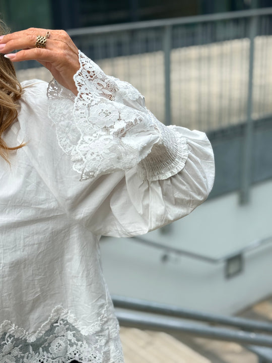 Blouse volant dentelles 5456 blanc