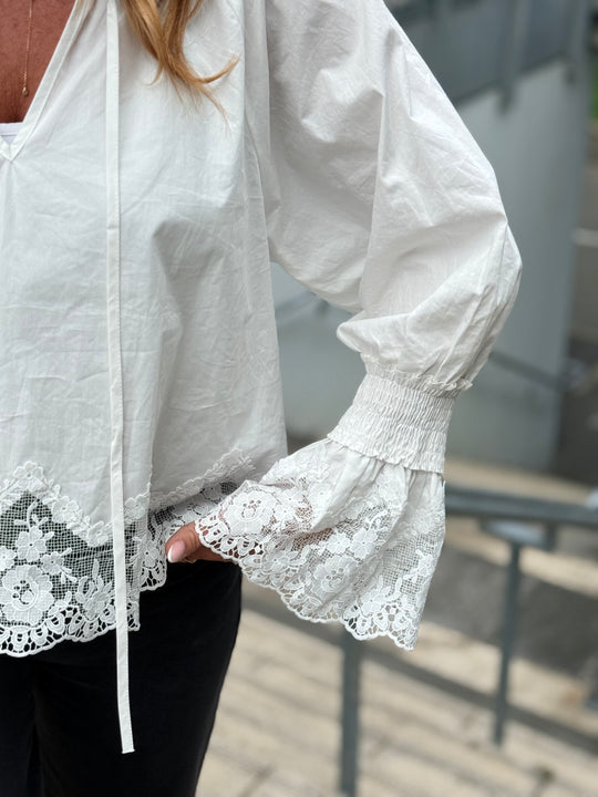 Blouse volant dentelles 5456 blanc