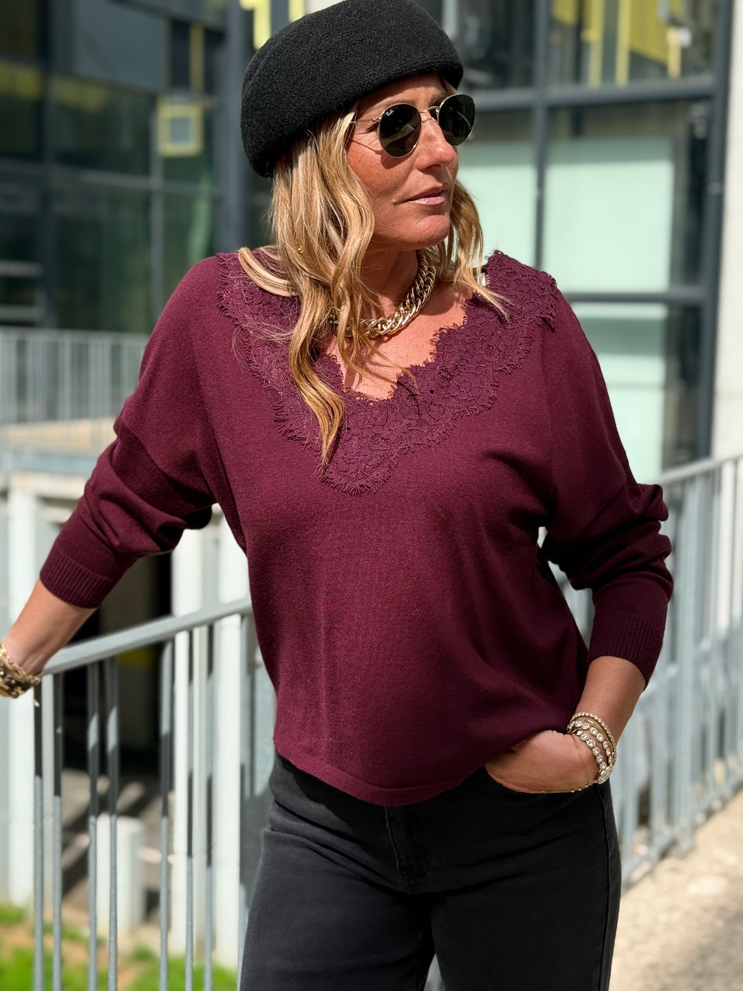 Pull Col dentelles Brodeaux 299