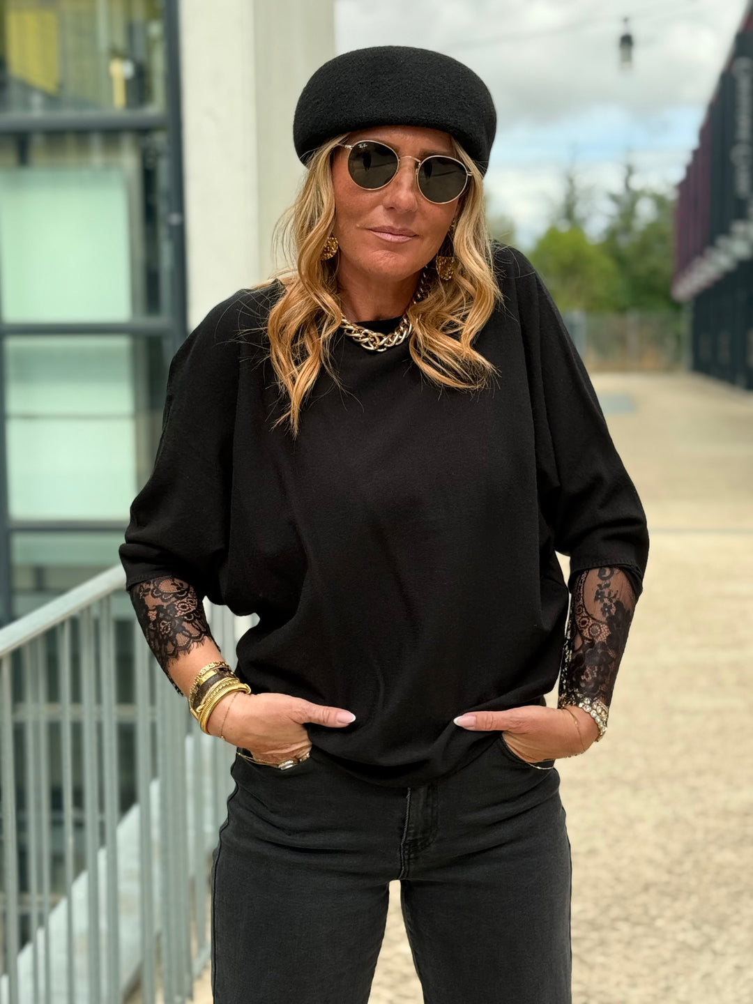Pull manches dentelle Noir 2041