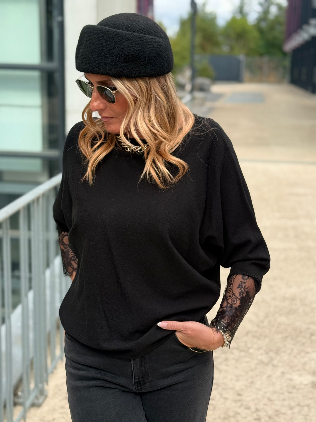 Pull manches dentelle Noir 2041
