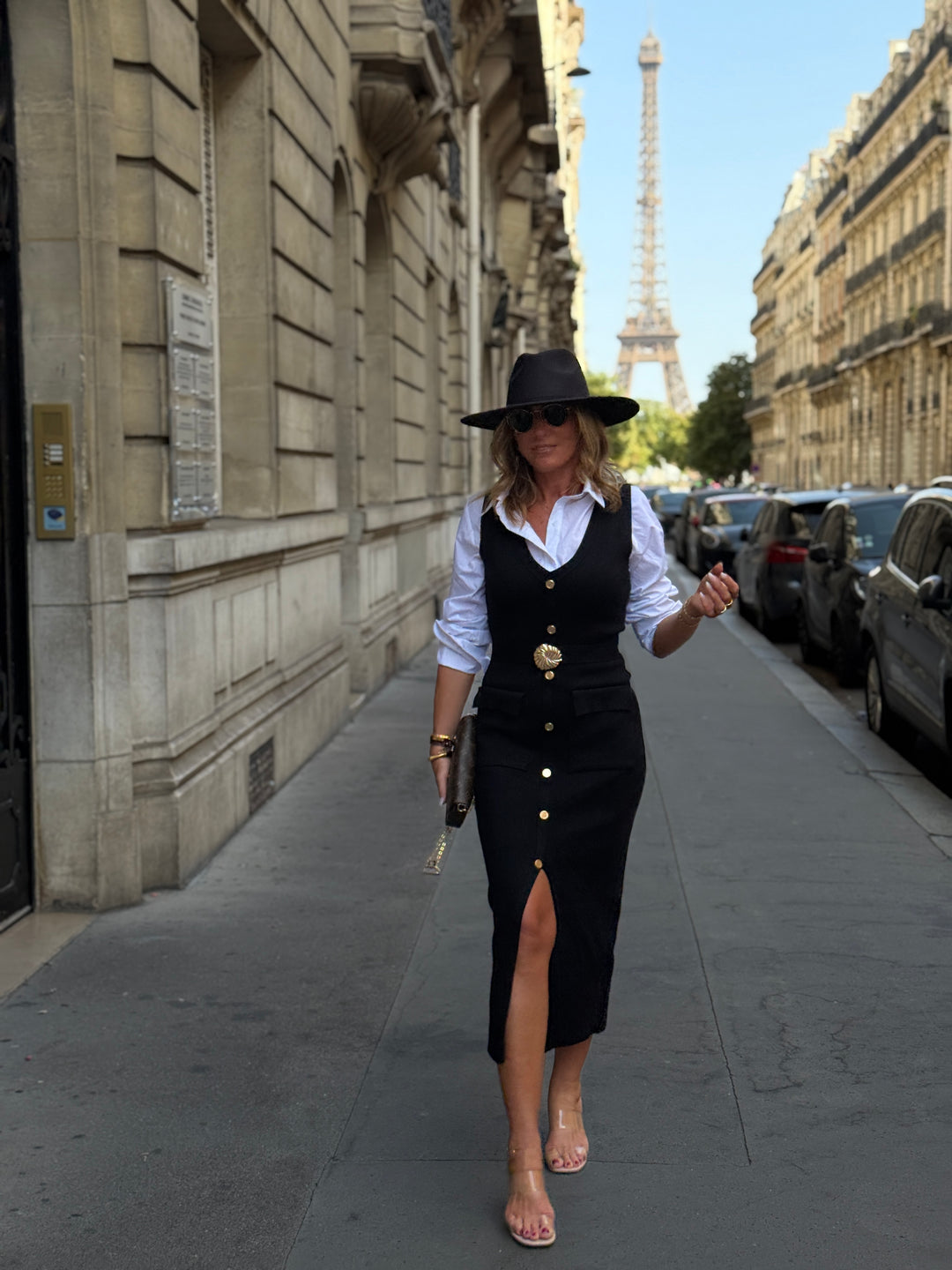 Robe noir ceinture or y517