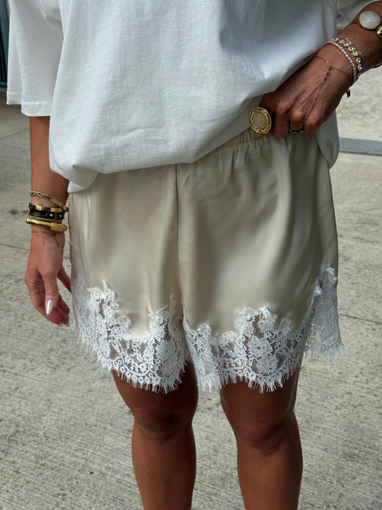 Short satin dentelle Beige 11696
