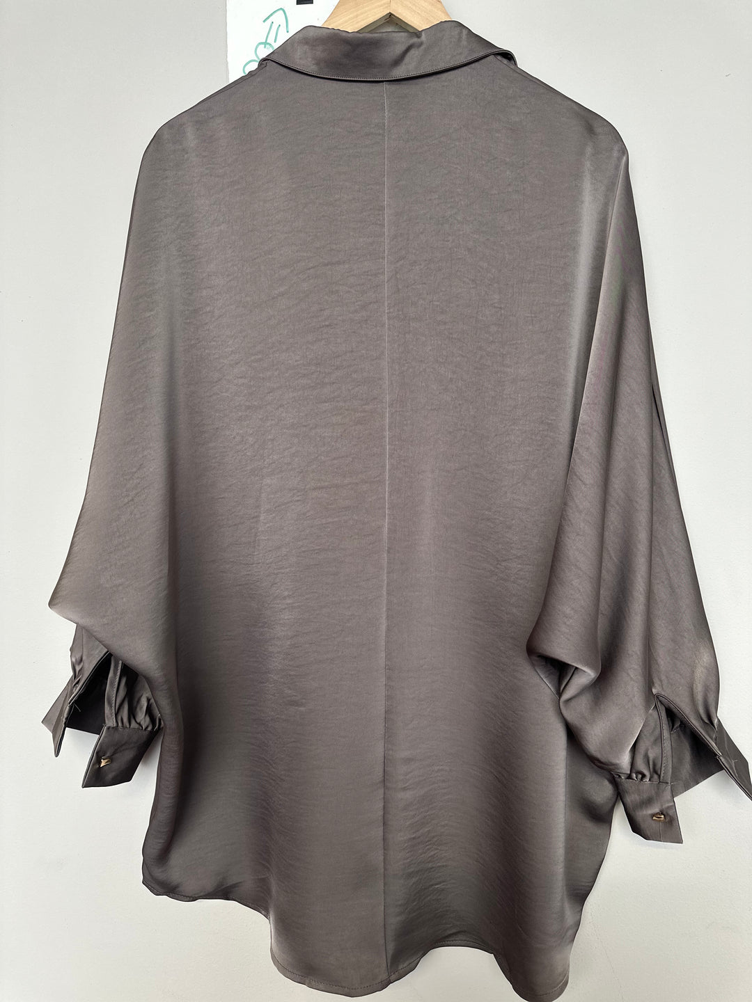 Chemise loose satin Asma Gris /PF-01