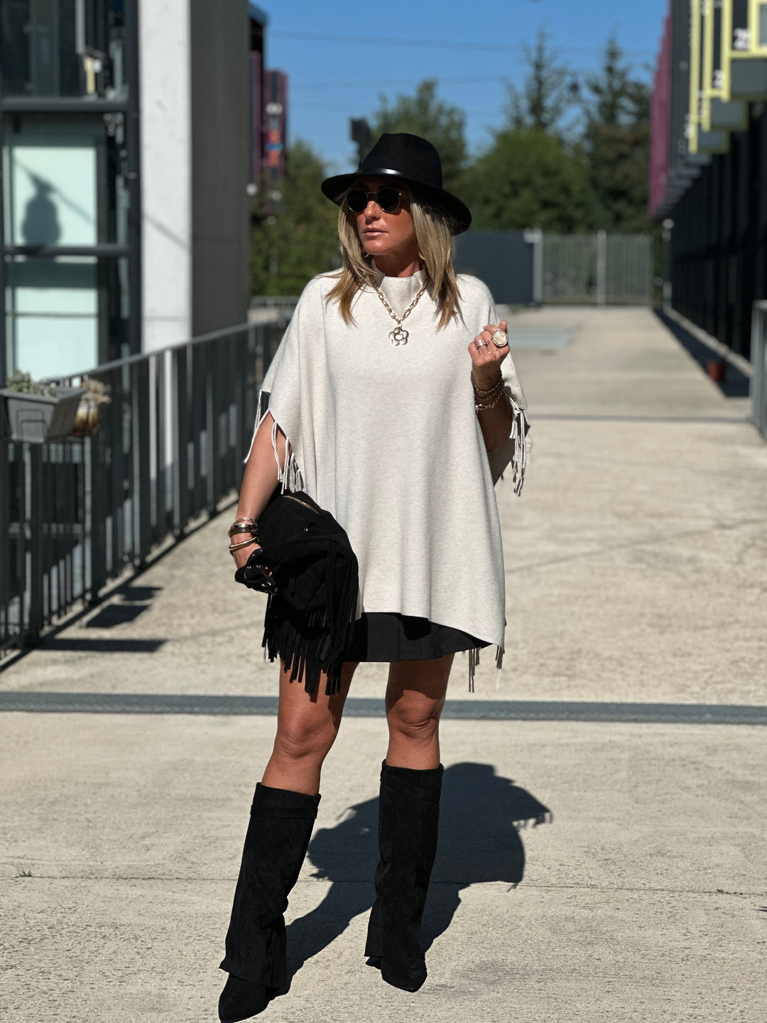 Pull poncho frange TR8313