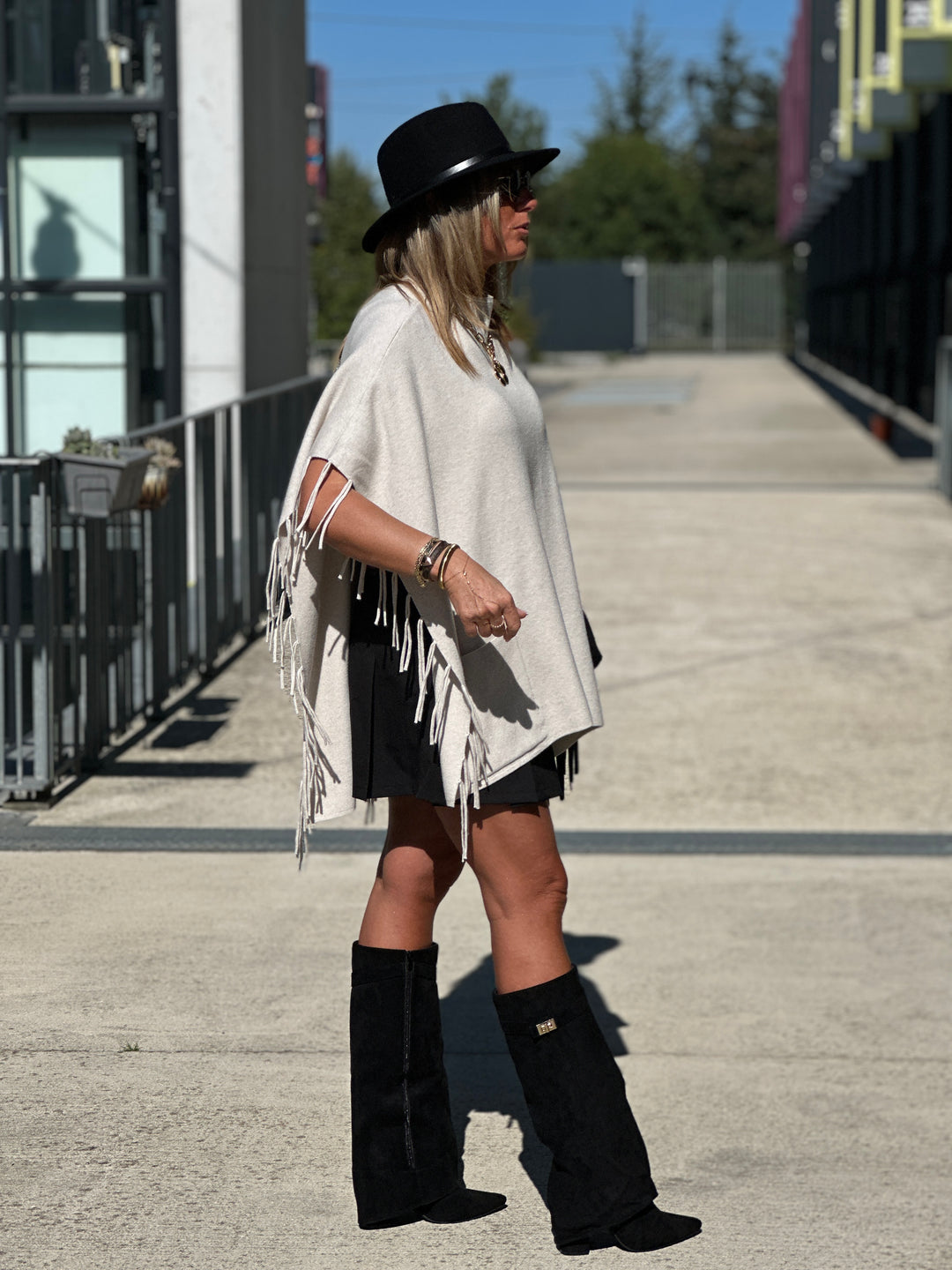 Pull poncho frange TR8313