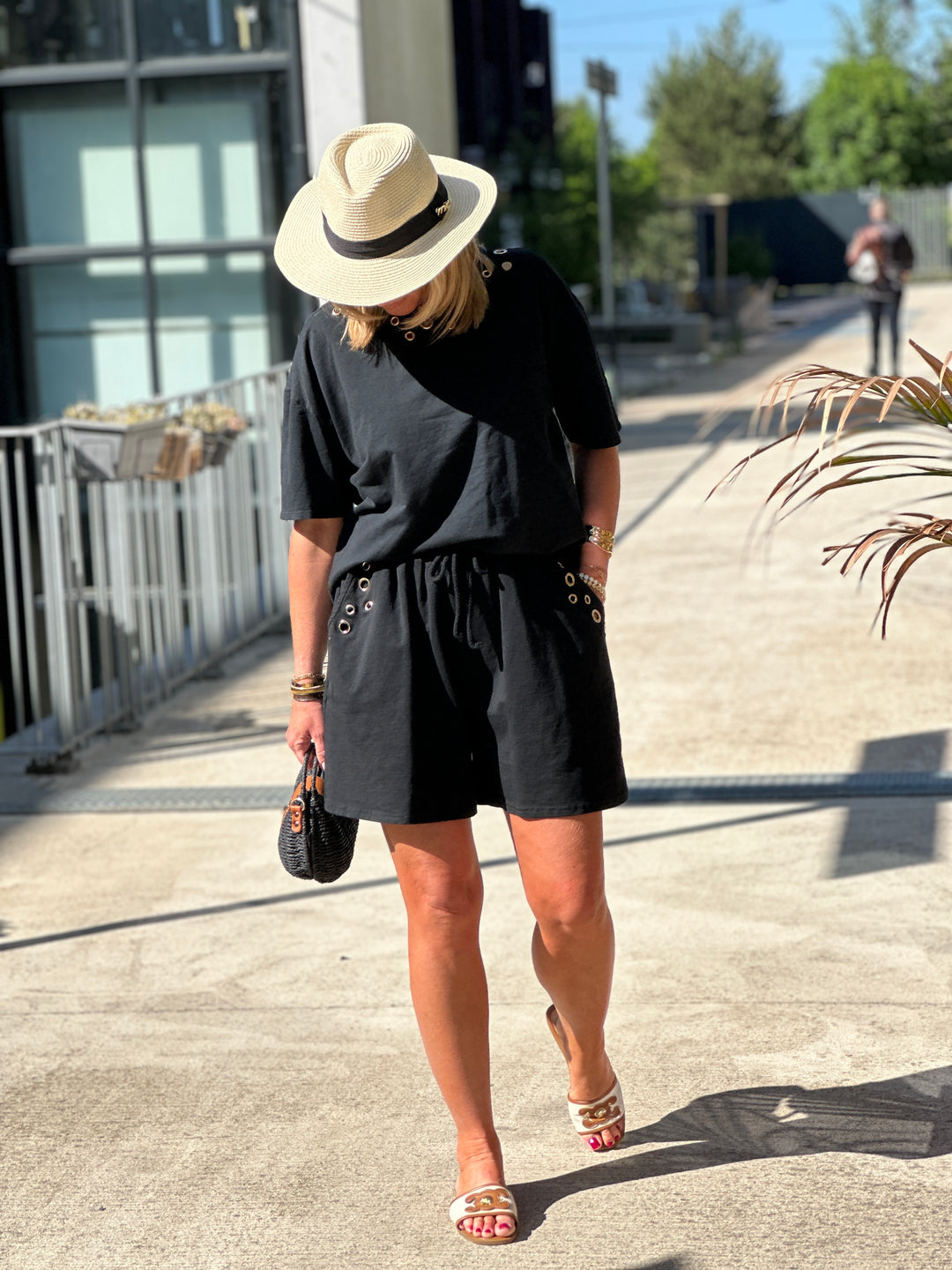 Ensemble short t-shirt noir trous 3820