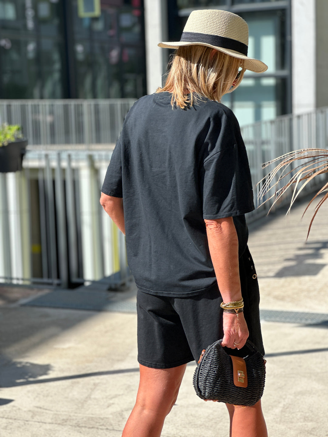 Ensemble short t-shirt noir trous 3820