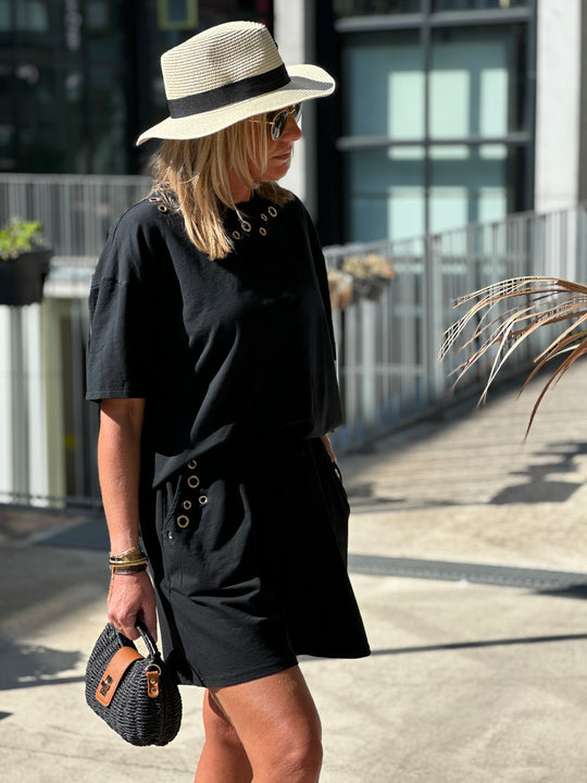 Ensemble short t-shirt noir trous 3820
