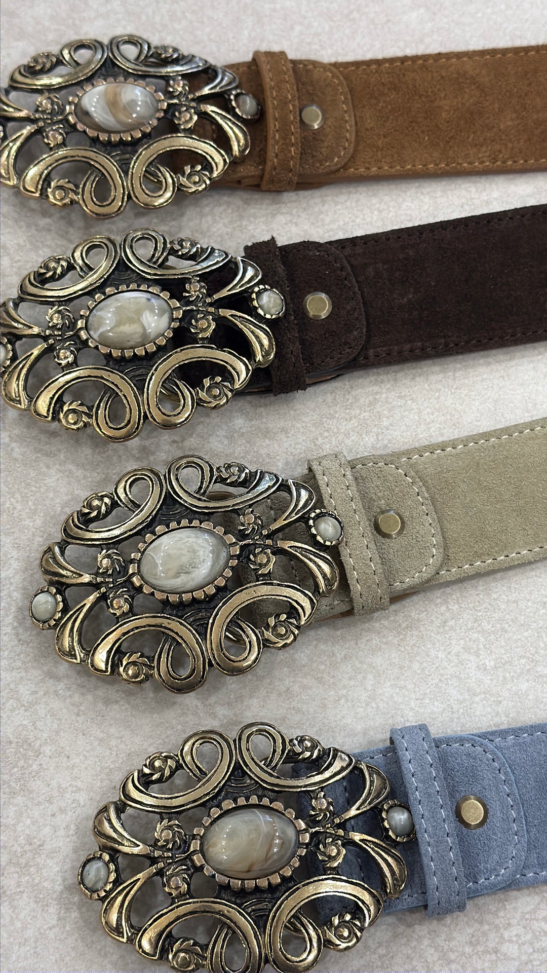 Ceinture cuir boucle fleuri