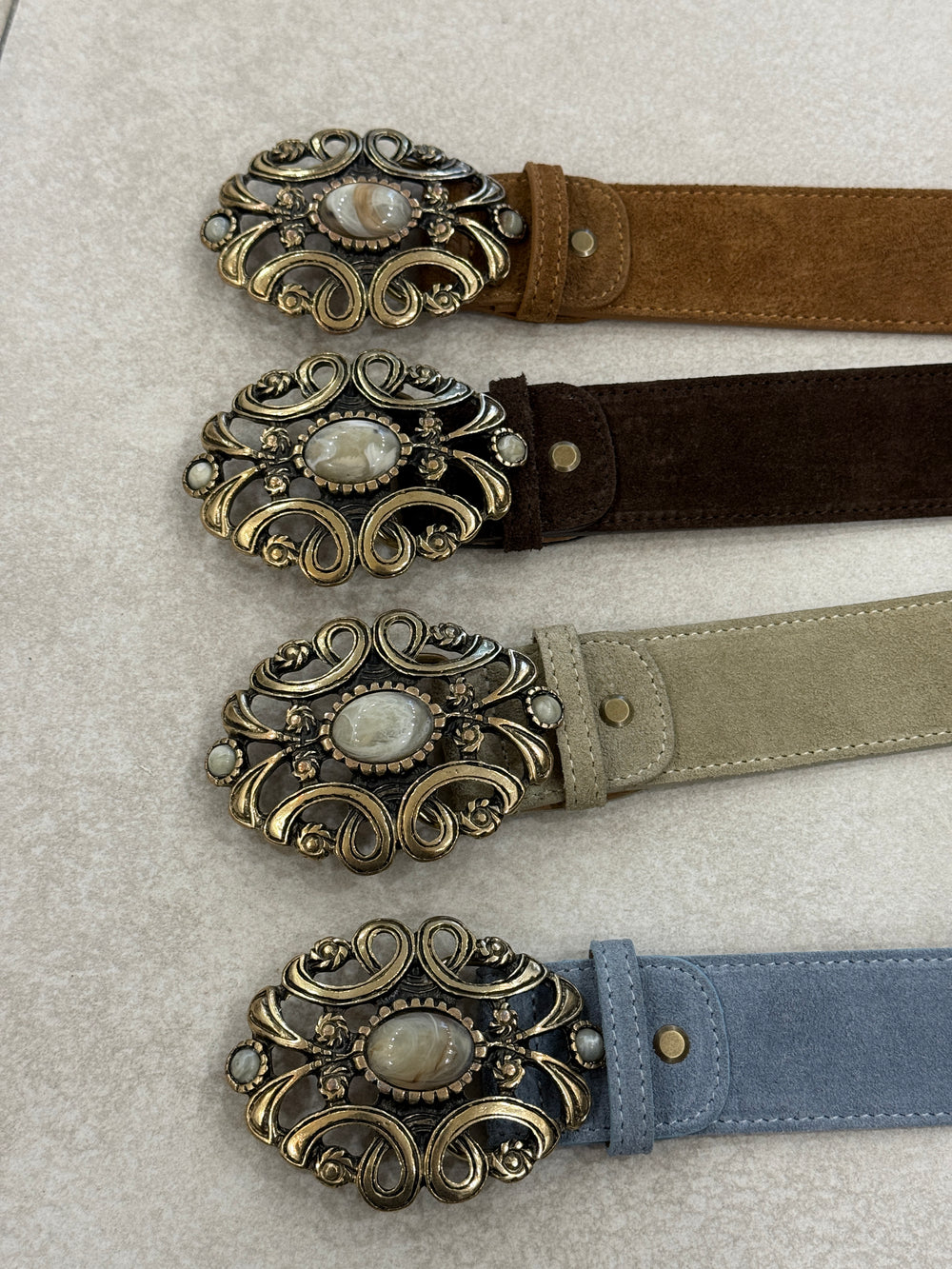 Ceinture cuir boucle fleuri
