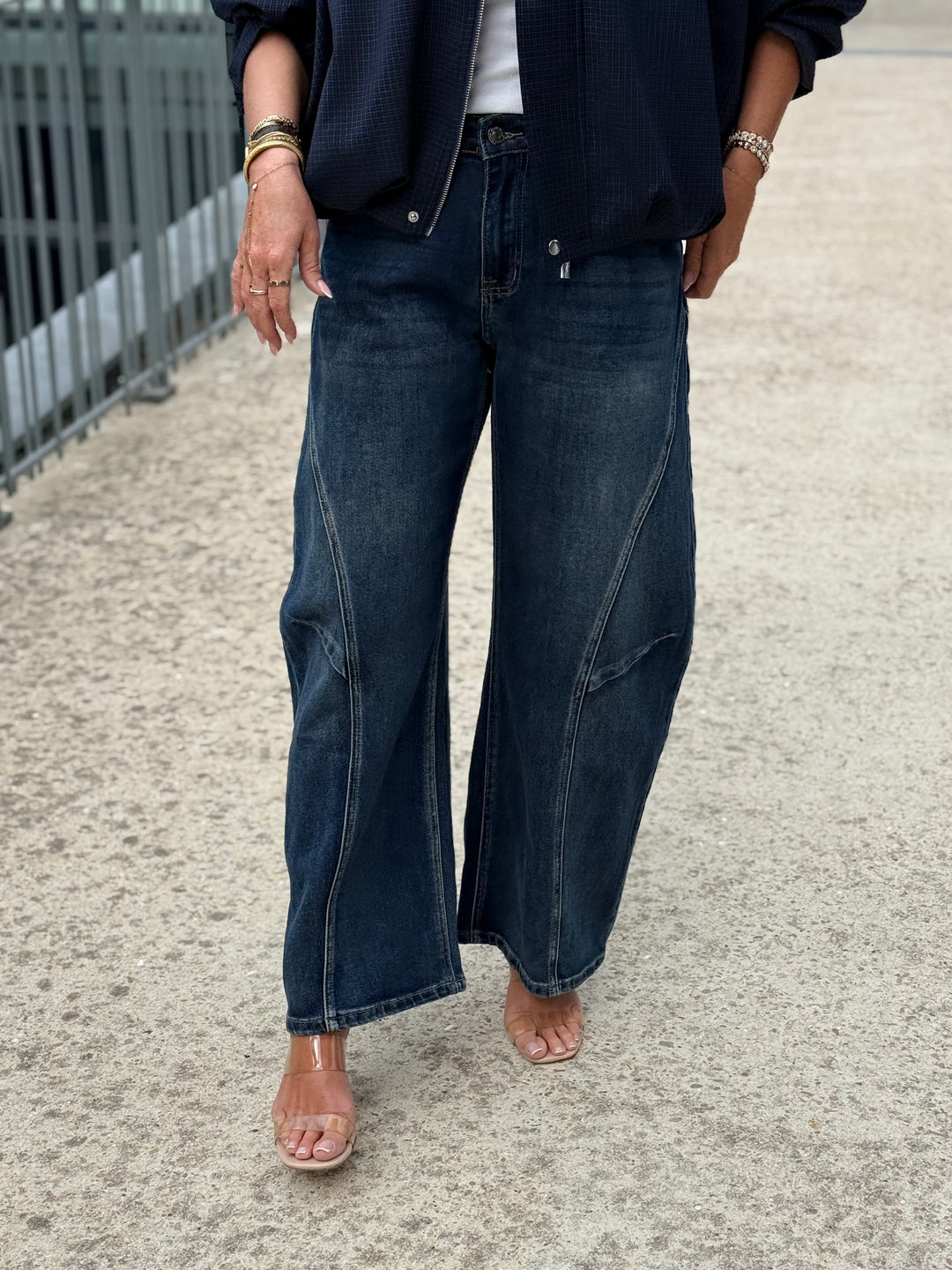 Jean ballon Bleu foncé couture Jw9607