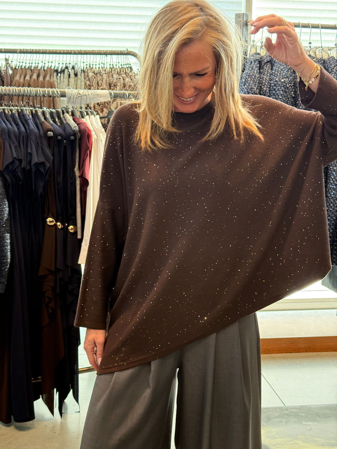 Pull loose asymétrique brillant 5806