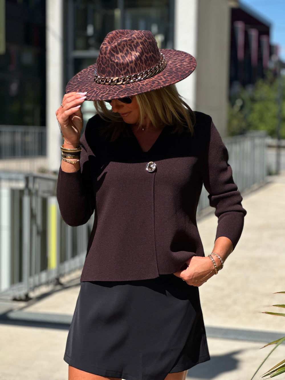 Gilet choco col v bouton or 0007