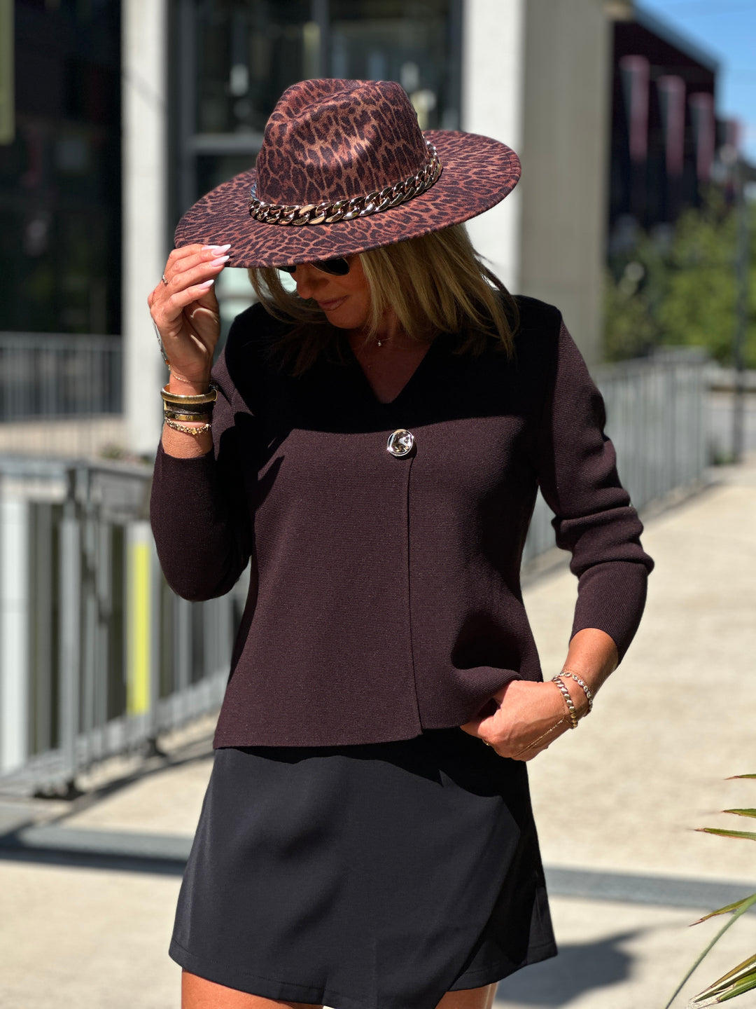 Gilet choco col v bouton or 0007